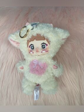 Nommi Plush Lamb Keychain - Cream with Pink Accents💕 Good condition ✨🤎